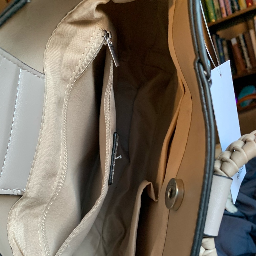 Handbag - Picture 5 of 5